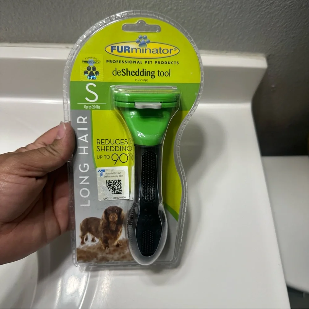 FURminator Long Hair Deshedding Tool - Green and Black
